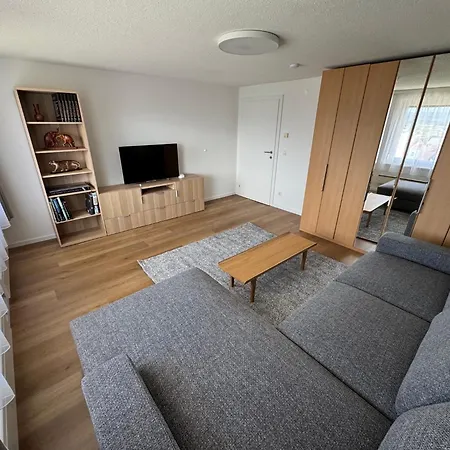 Panorama-retreat Am Waldrand Nahe Seen Und Bergen Apartment