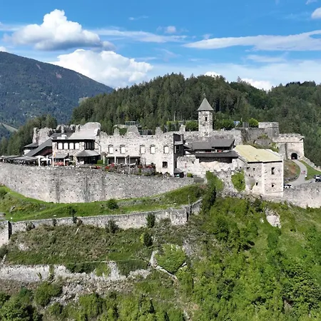 Panorama-retreat Am Waldrand Nahe Seen Und Bergen