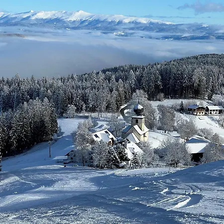 Panorama-retreat Am Waldrand Nahe Seen Und Bergen